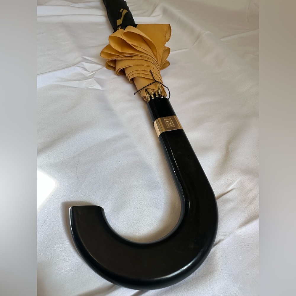 Fendi Parfumes Gold & Black Vintage Large Rain Umbrella - Picture 14 of 17